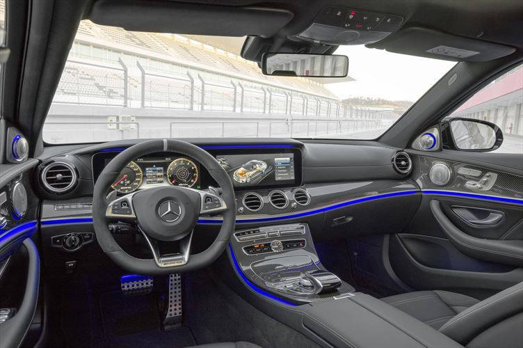 mercedes-amg-e-63-s-11_880x500